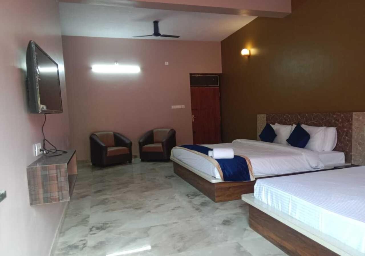 Hotel Golden Heights Gokarna Exteriör bild